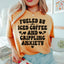 Camiseta "Impulsada por el café helado y la ansiedad paralizante"