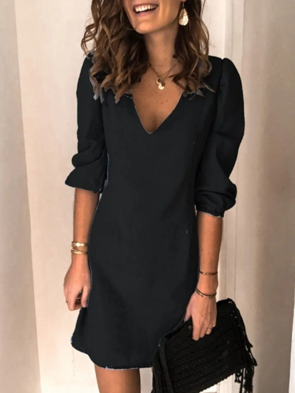 Robe midi élégante à col en V et manches mi-longues