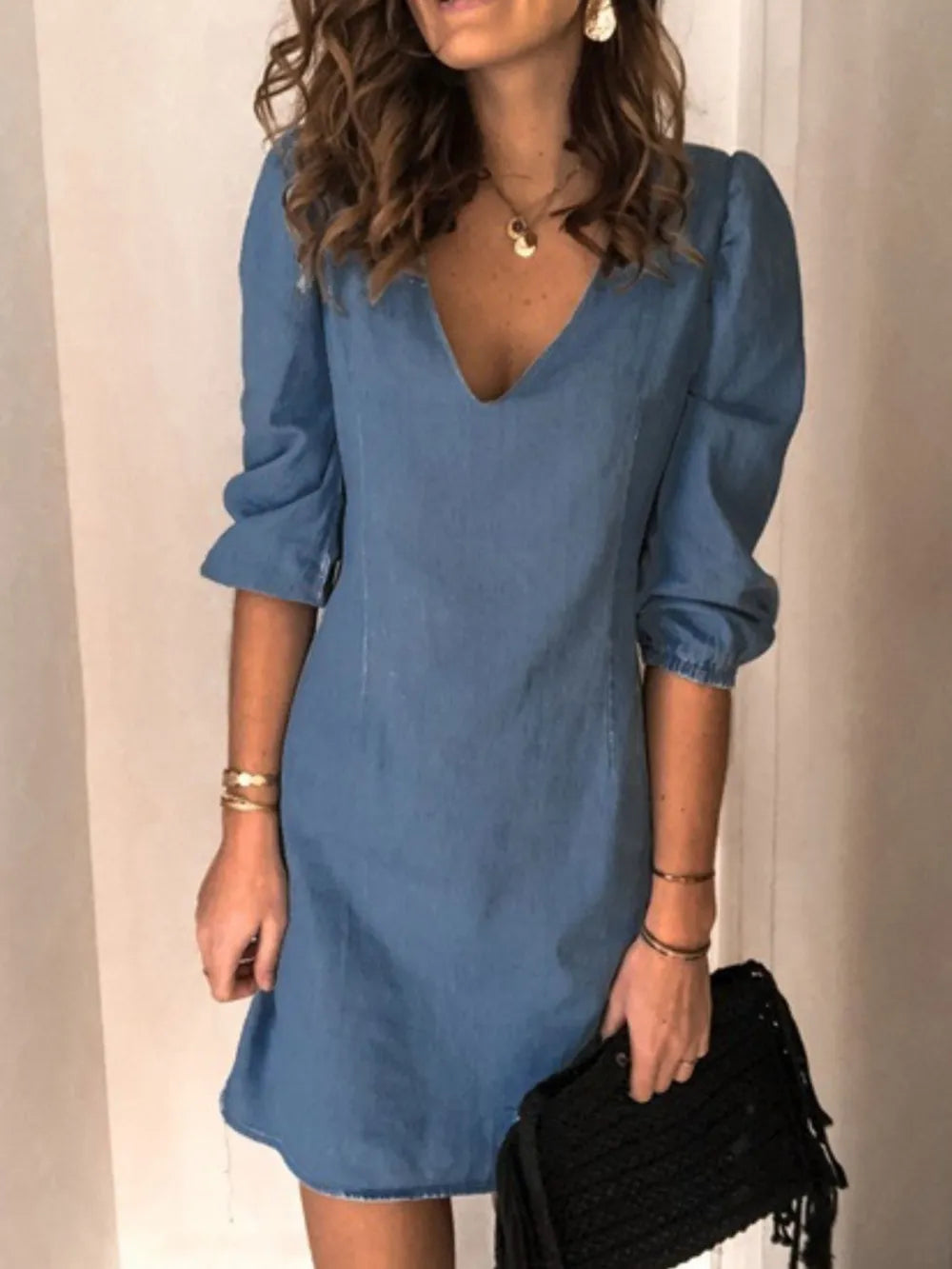 Robe midi élégante à col en V et manches mi-longues