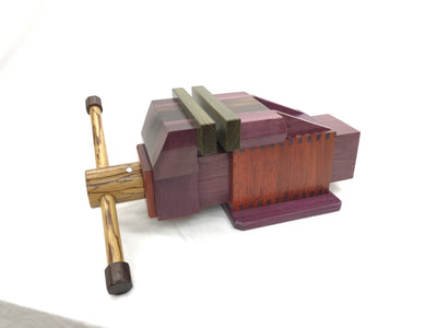 Extreme Bench Vise Plans for Woodworkers