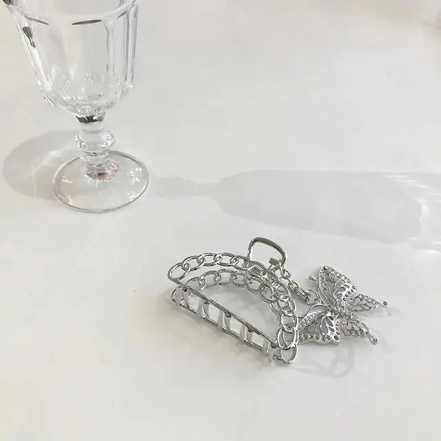 Pinza para el cabello en forma de mariposa elegante para recogidos con estilo