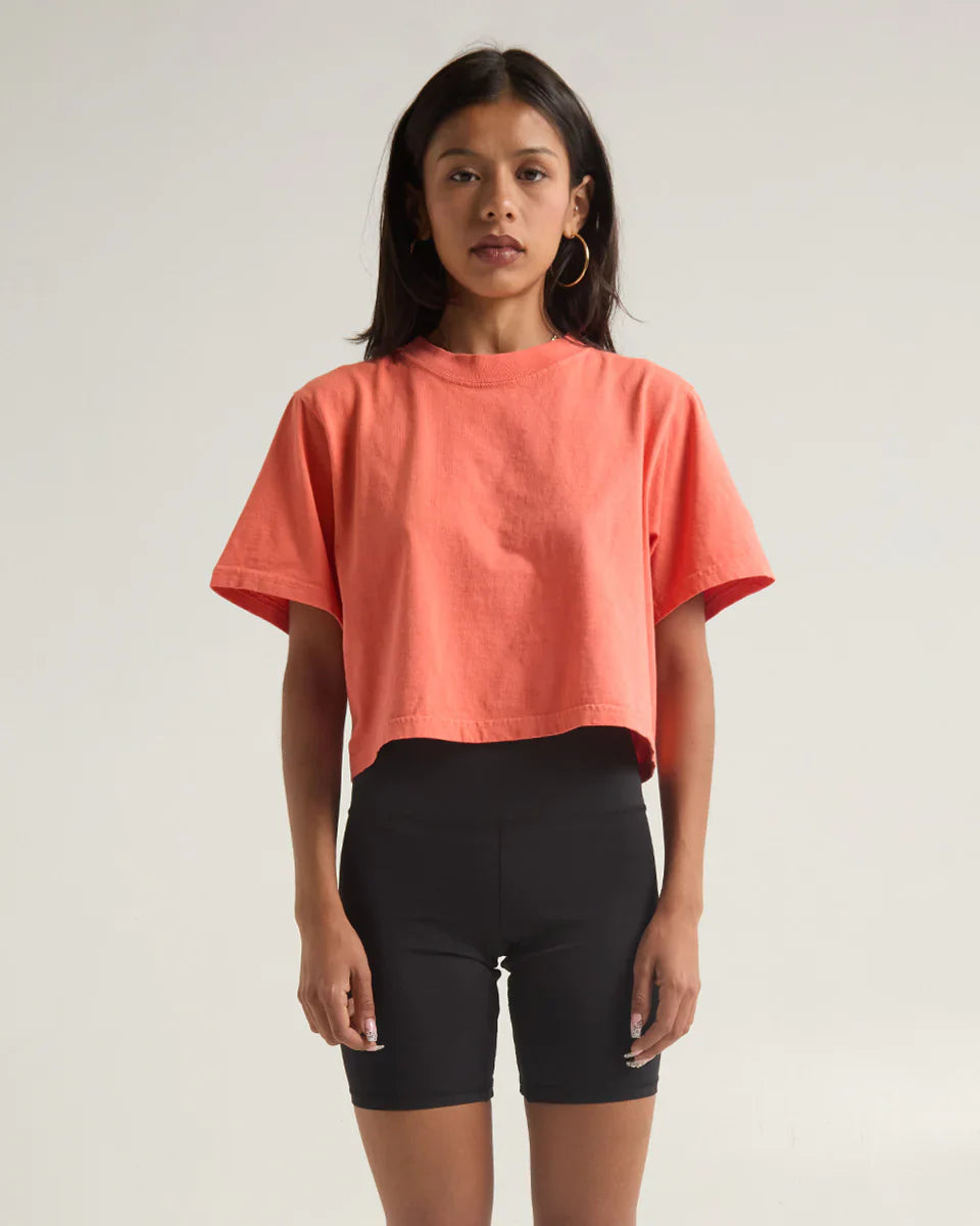 Camiseta Crop Shaka 6oz para Mujer