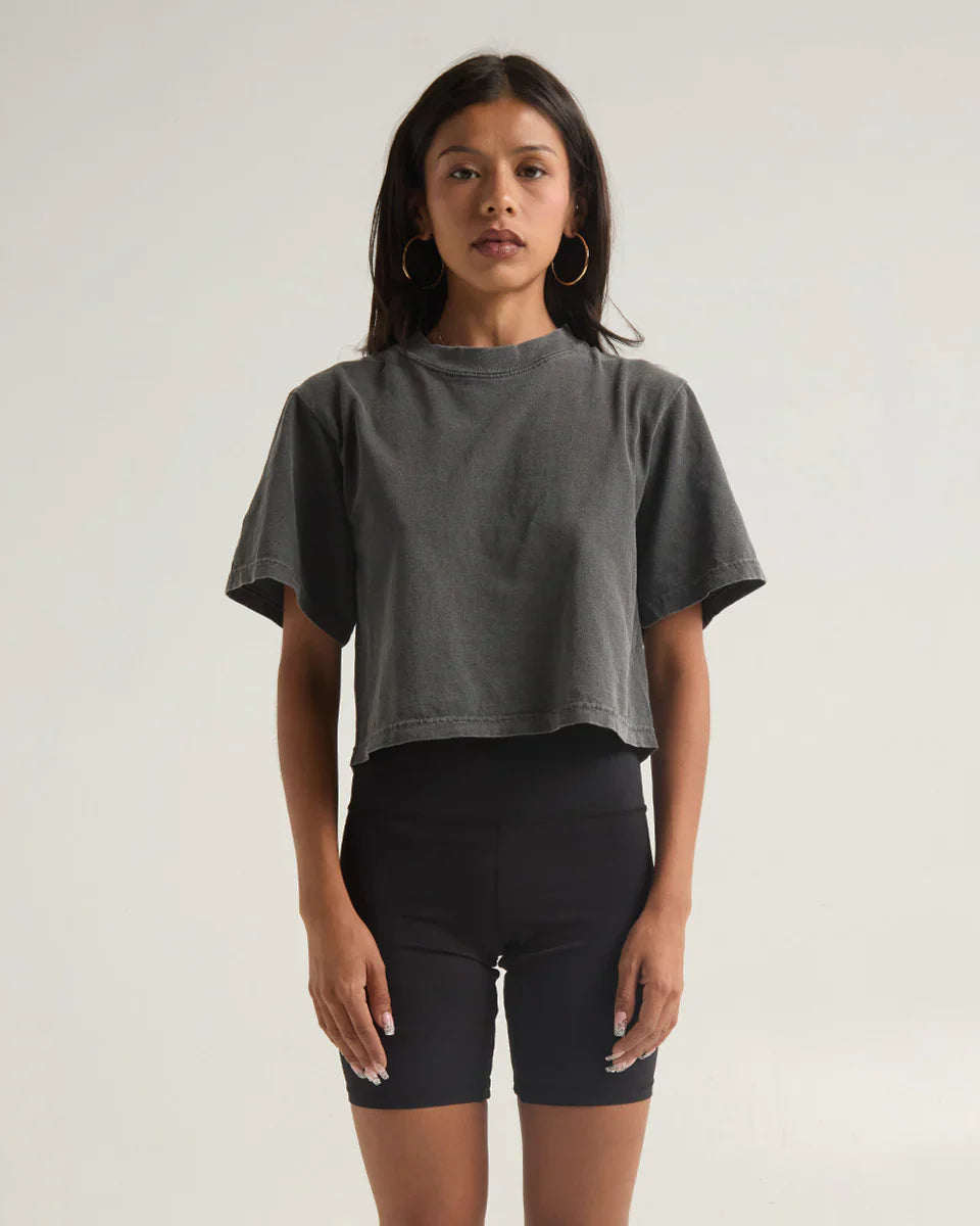 Camiseta Crop Shaka 6oz para Mujer