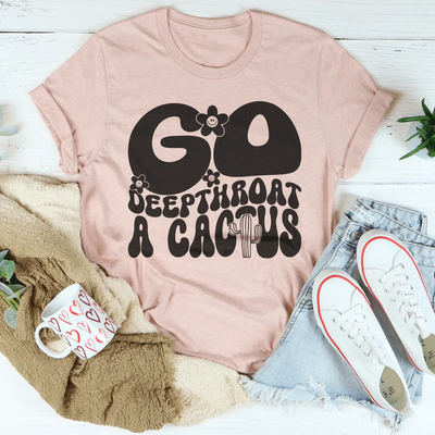 Hazle garganta profunda a una camiseta de cactus