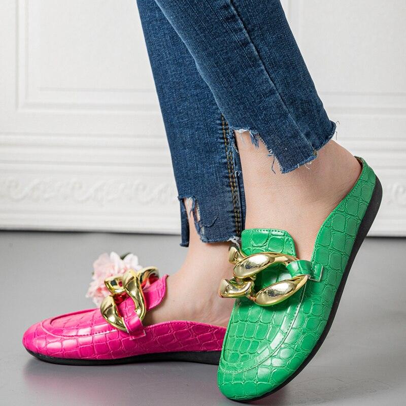 Elegant Gold Chain Closed Toe Mules for Women - Comfortable Slip-On Slippers - Korvel