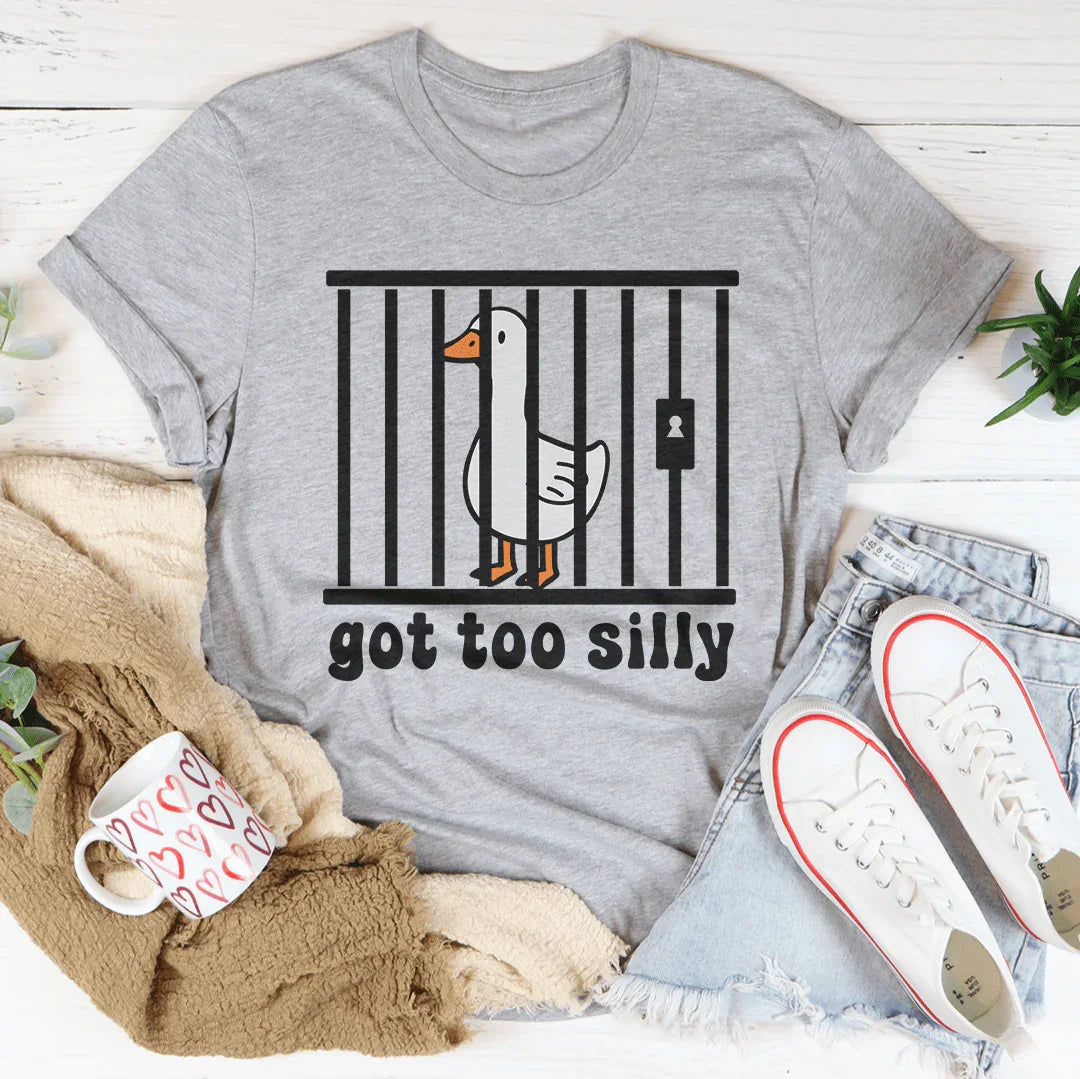 Camiseta "Goth Too Silly"