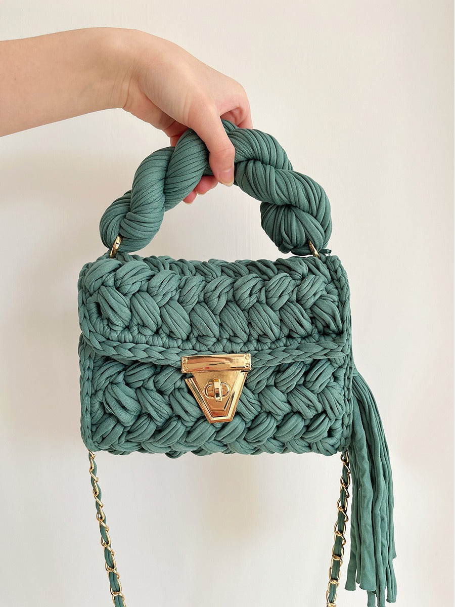 Sac à bandoulière en crochet tissé à la main avec des franges