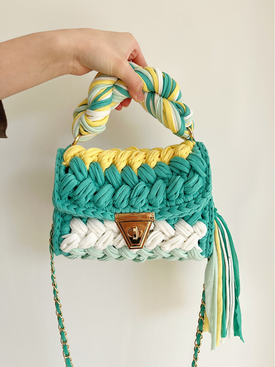 Sac à bandoulière en crochet tissé à la main avec des franges