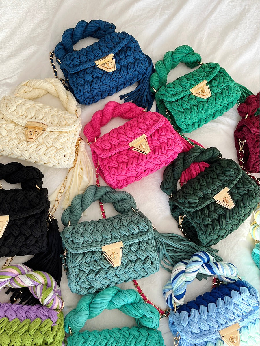 Sac à bandoulière en crochet tissé à la main avec des franges
