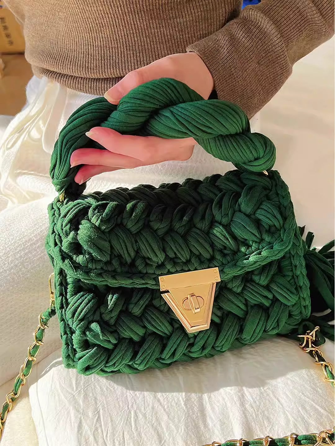Sac à bandoulière en crochet tissé à la main avec des franges