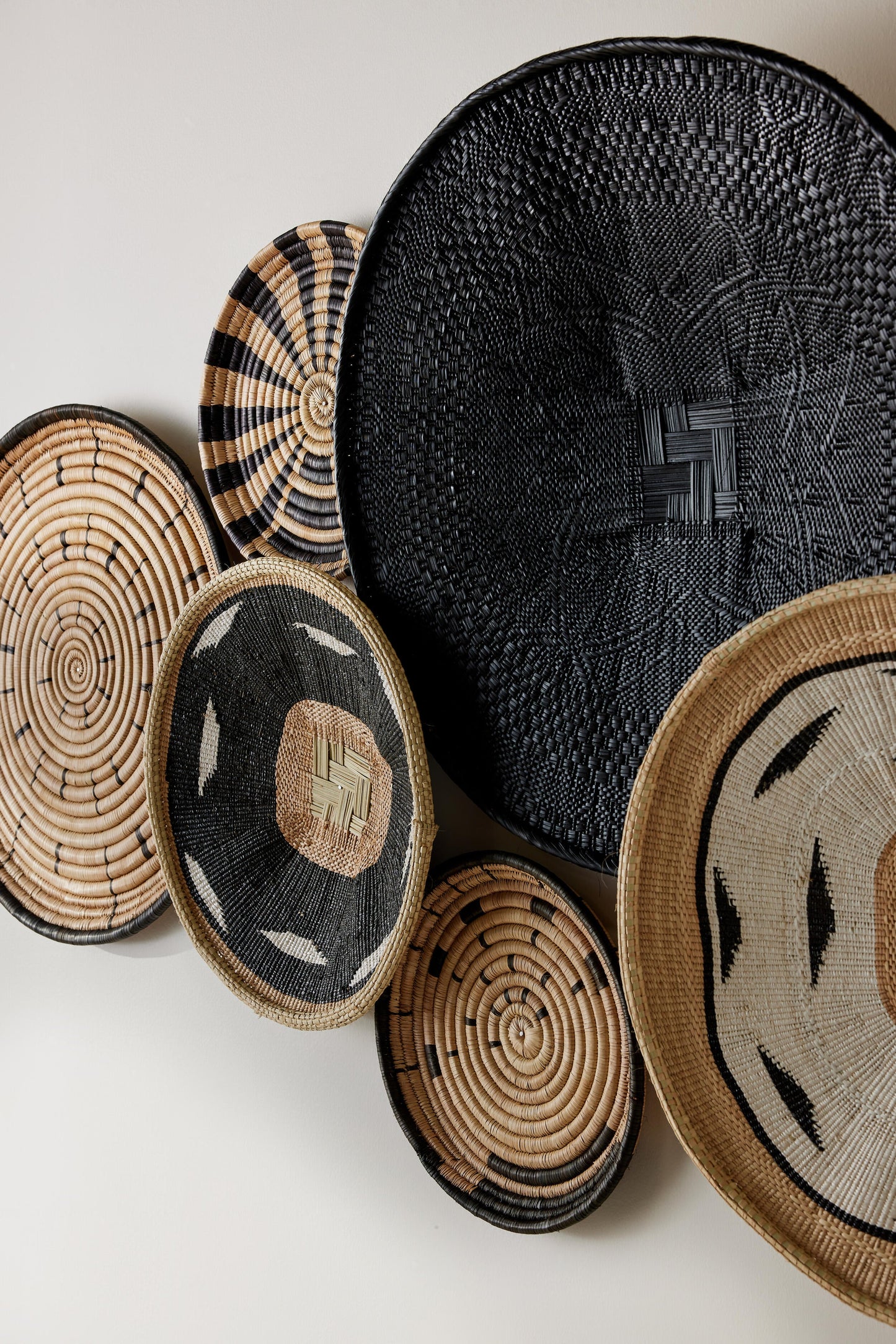 Hand-Painted Black Binga Flat Basket Set