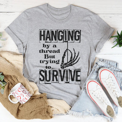 Camiseta Hanging By A Thread