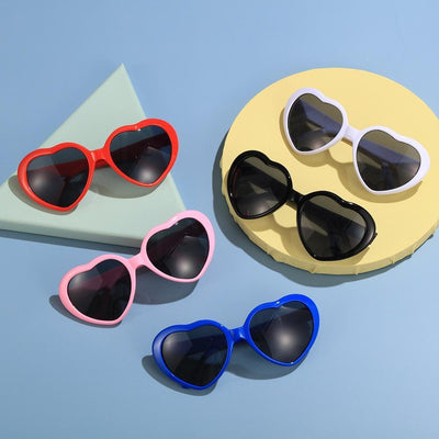 Lunettes de soleil à diffraction effet cœur pour des expériences lumineuses uniques
