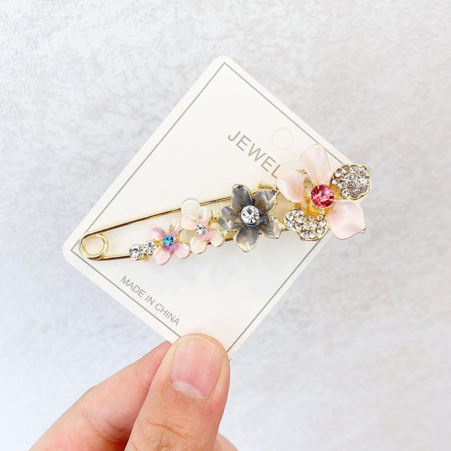 Elegant Flower Brooch with Crystal Accents for Women