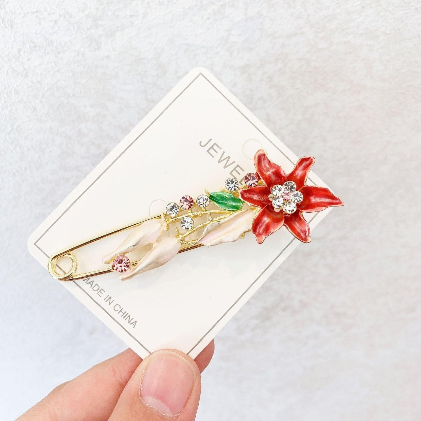 Elegant Flower Brooch with Crystal Accents for Women