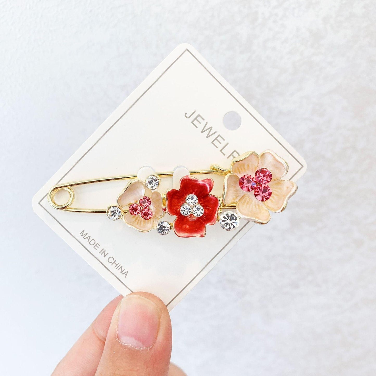 Elegant Flower Brooch with Crystal Accents for Women