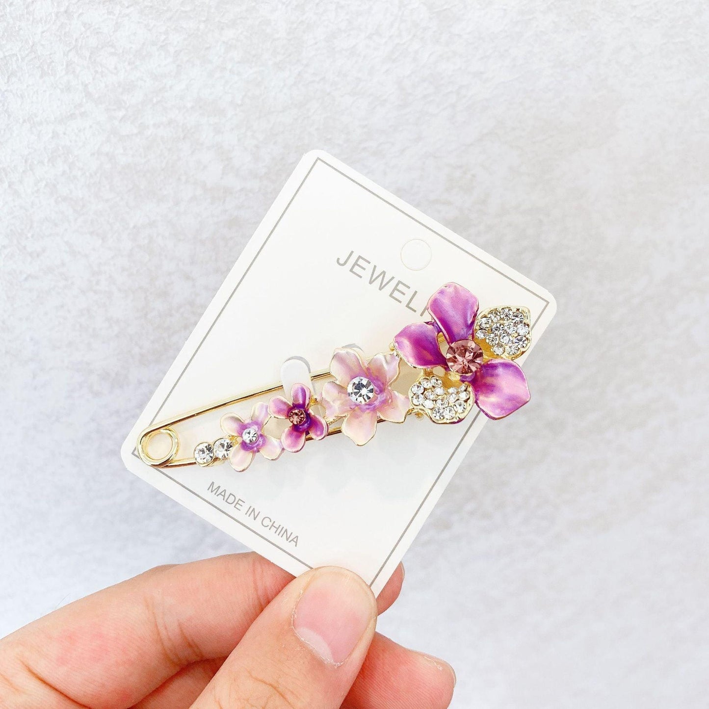 Elegant Flower Brooch with Crystal Accents for Women