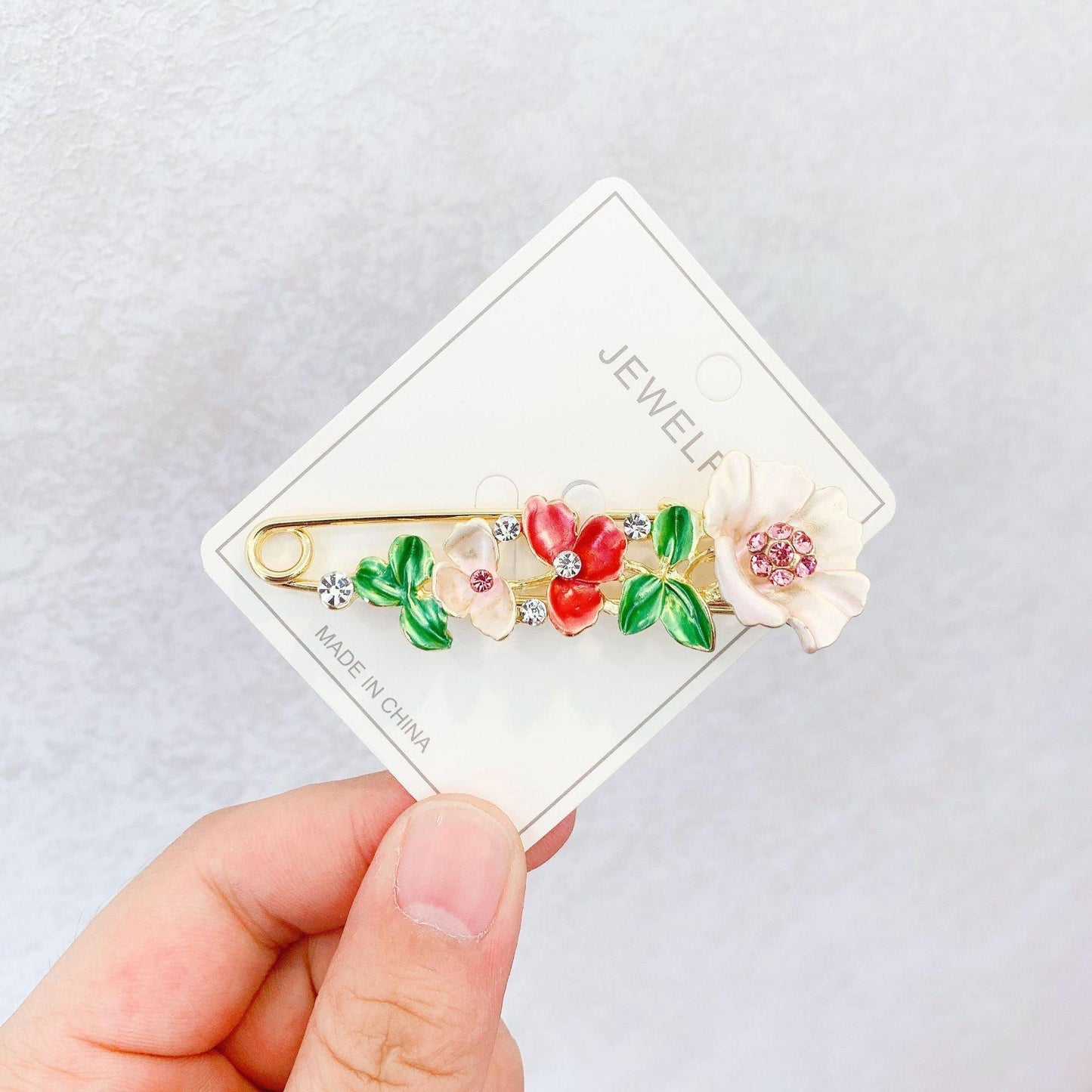 Elegant Flower Brooch with Crystal Accents for Women