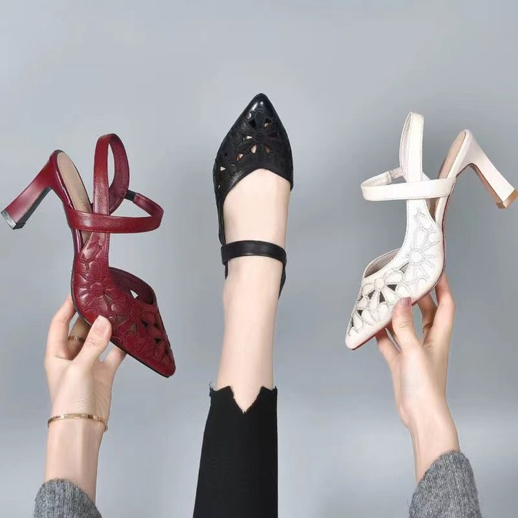Sandales à talons hauts élégantes avec design creux pointu