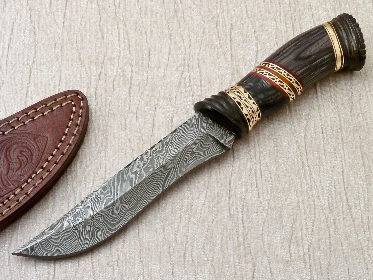 Artisan Crafted Damascus Steel Hunting Knife with Leather Sheath - Korvel