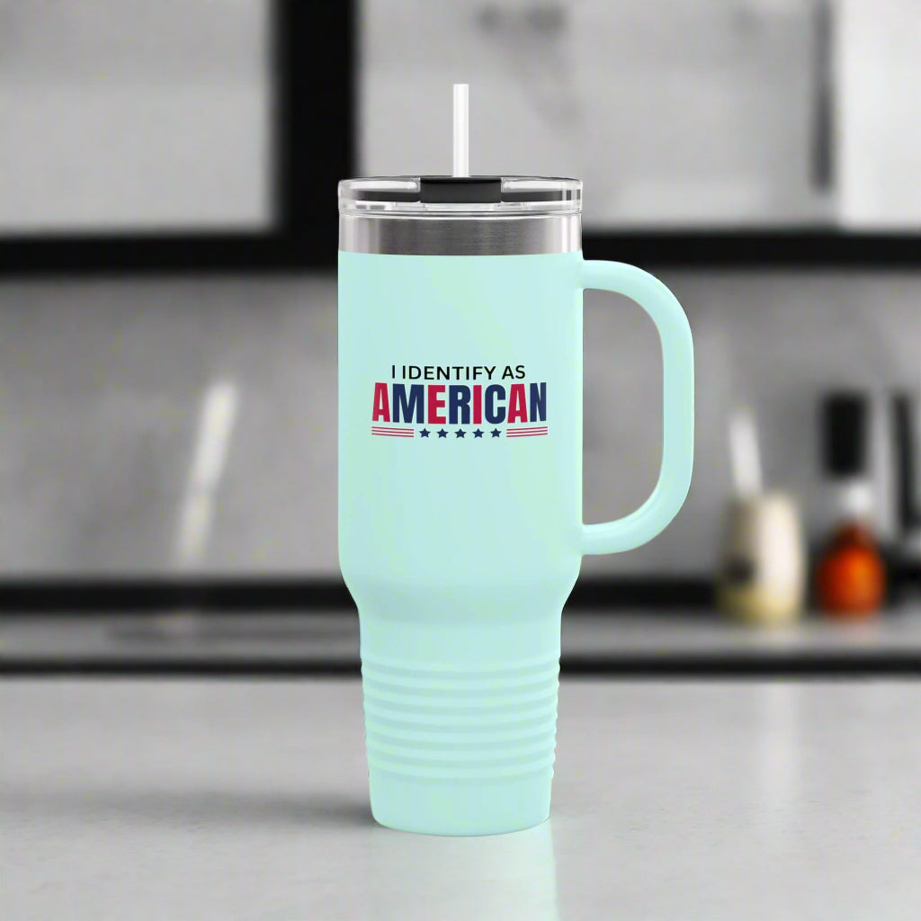 Je m'identifie comme Américain Mug de Voyage Isolé 40oz