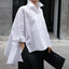 Camisa Blanca de Mujer de Corte Suelto y Manga Larga Irregular