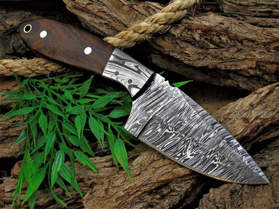 Premium Damascus Steel Skinner Knife for Outdoor Adventures - Korvel