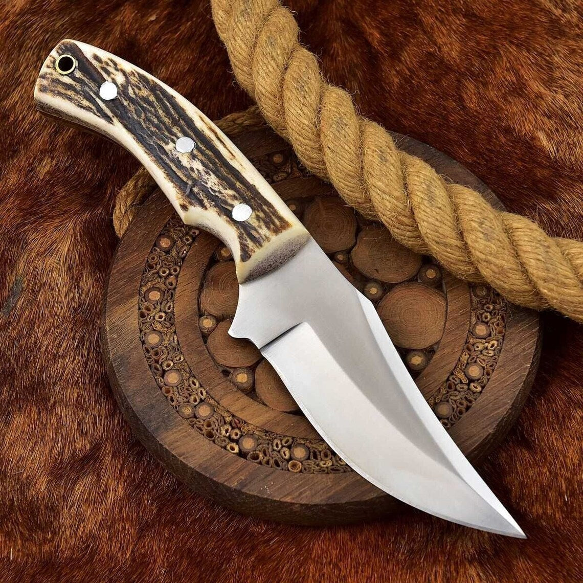 Premium Custom D2 Steel Hunting Knife with Antler Grip - Korvel