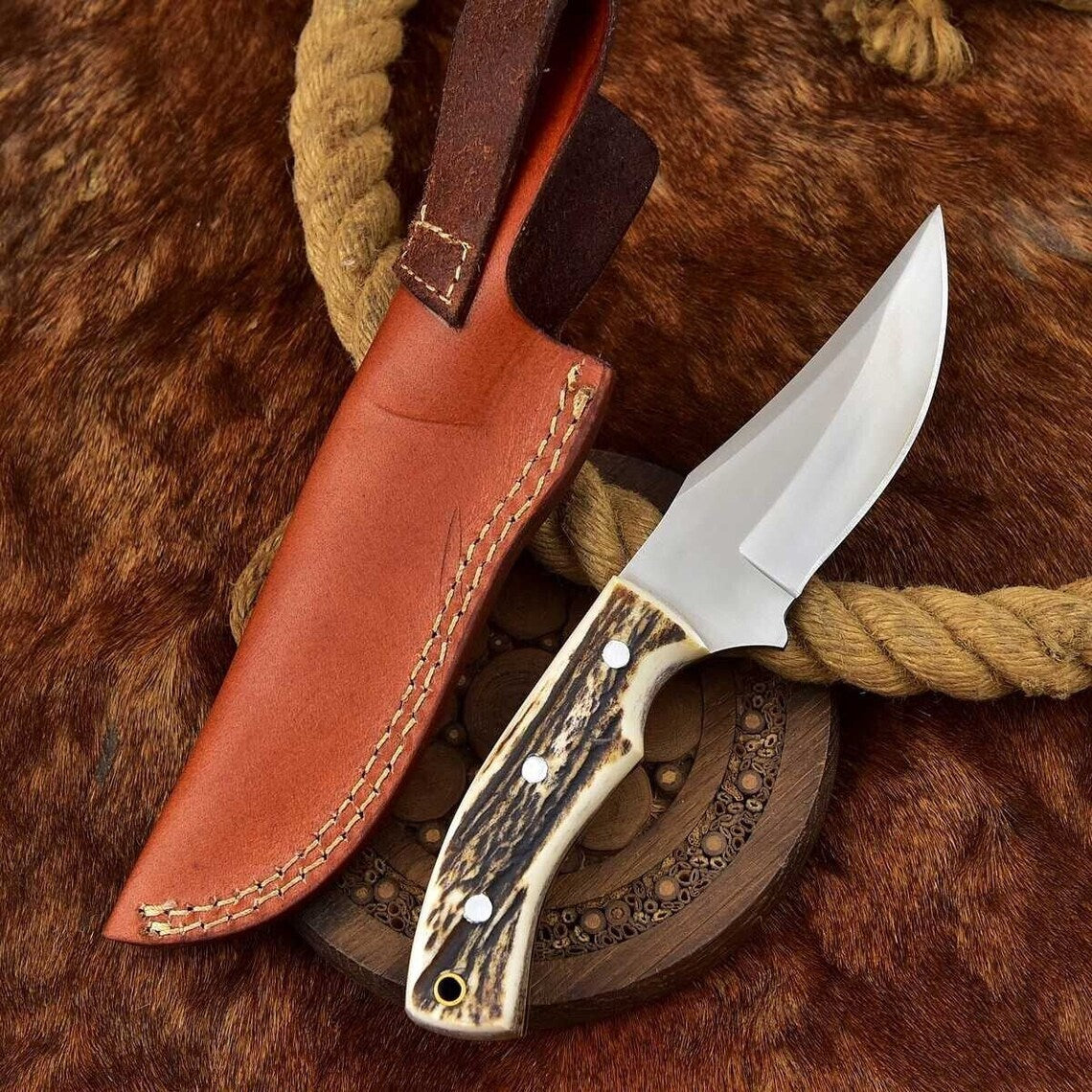 Premium Custom D2 Steel Hunting Knife with Antler Grip - Korvel