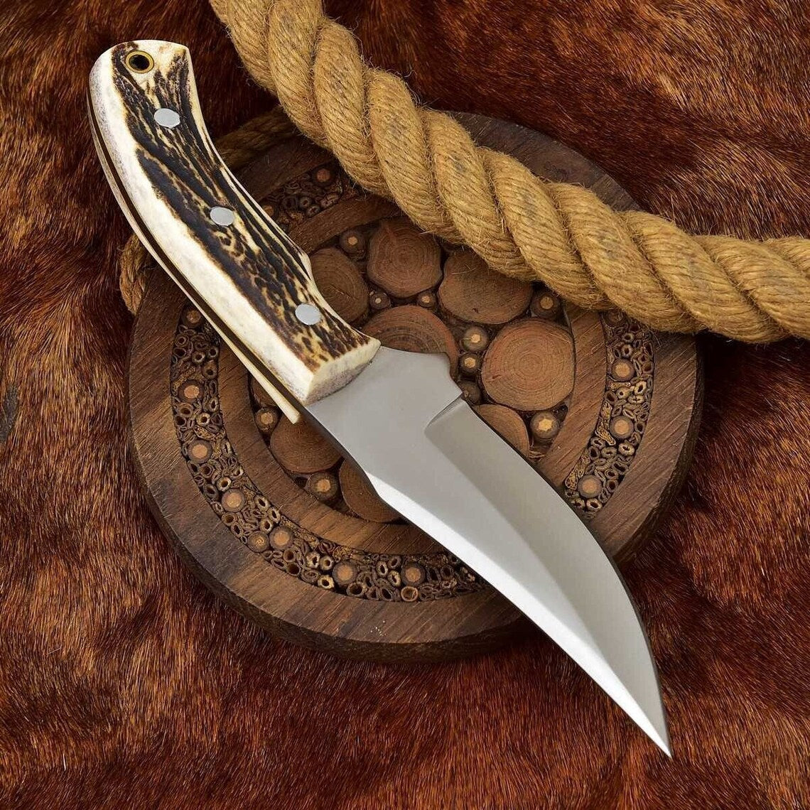 Premium Custom D2 Steel Hunting Knife with Antler Grip - Korvel