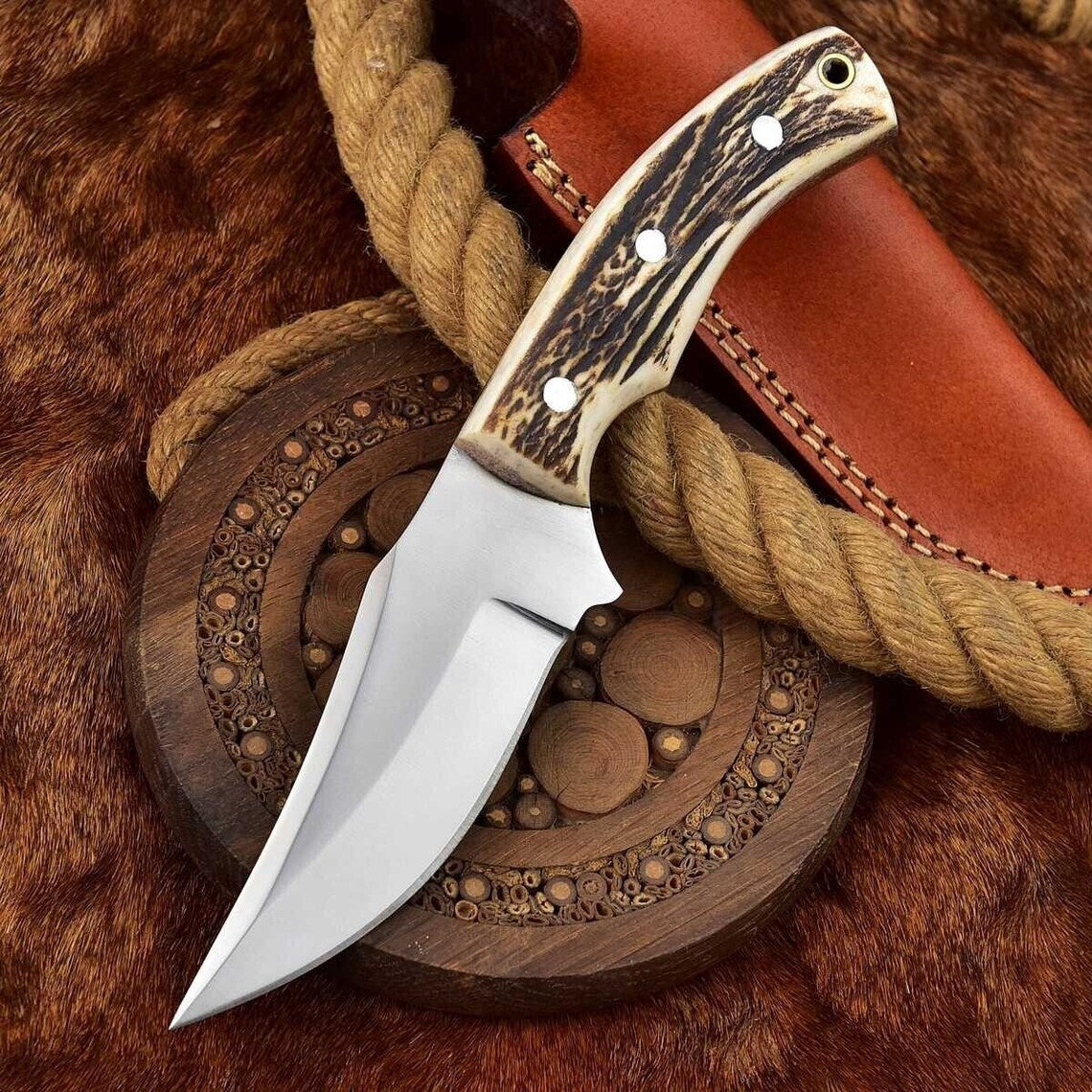 Premium Custom D2 Steel Hunting Knife with Antler Grip - Korvel
