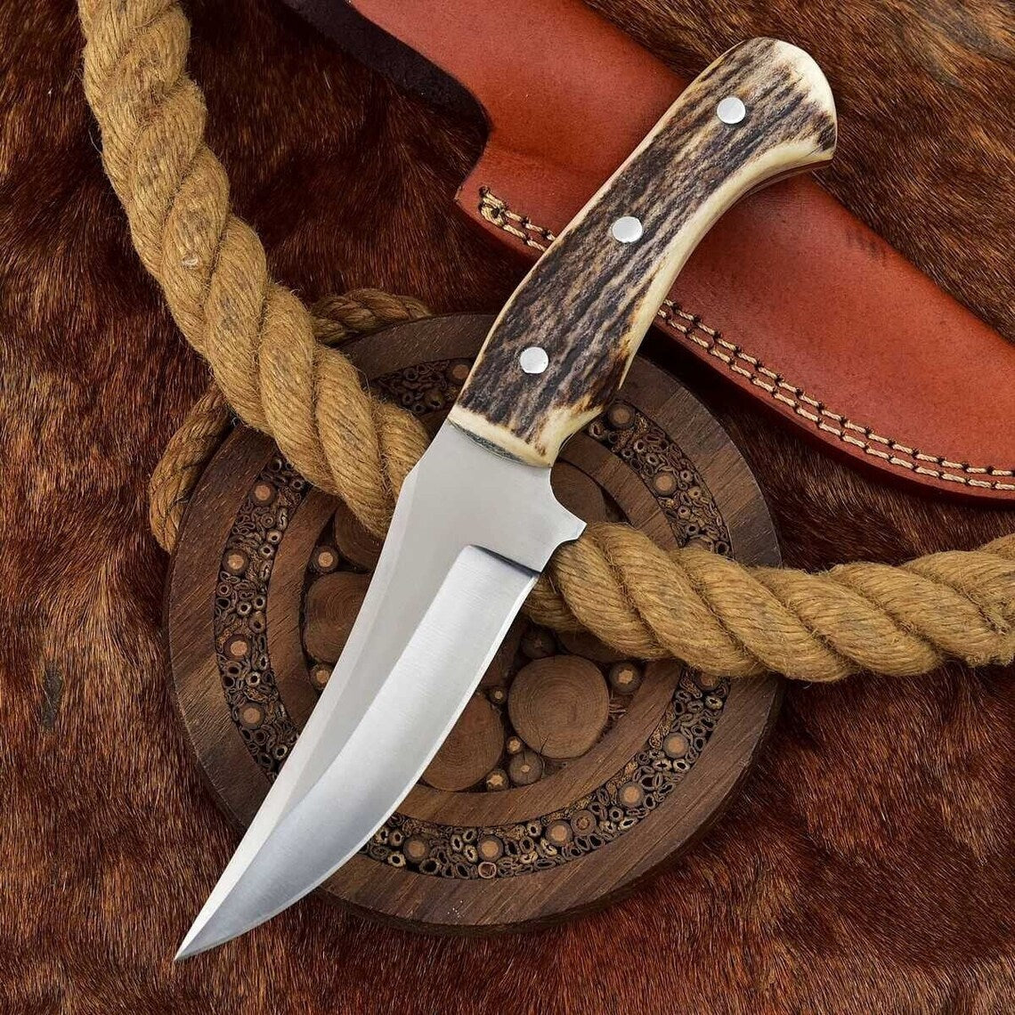 Premium Custom Deer Skinning Knife with Authentic Antler Handle - Korvel