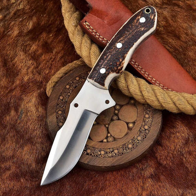 Expertly Crafted Custom Skinning Knife with Premium Leather Sheath - Korvel