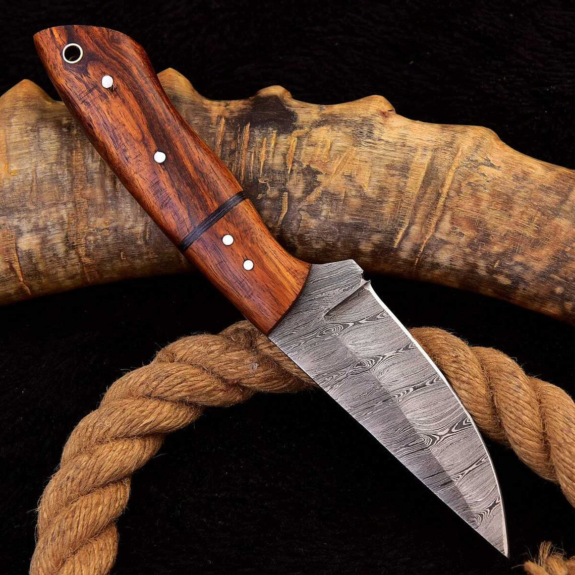 Premium Custom Damascus Steel Skinning Knife with Elegant Rosewood Handle - 7.25 inches - Korvel