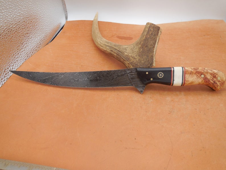 Exquisite Handmade Damascus Steel Fillet-Boning Knife with Elegant Bone-Olive Wood Handle - Korvel
