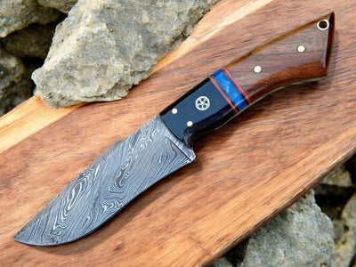 Shadowcrest – Exquisite Custom Handmade Damascus Hunting Knife - Korvel