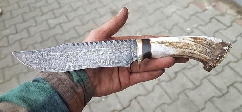 Premium Handmade Damascus Steel Bowie Knife for Hunting - Korvel