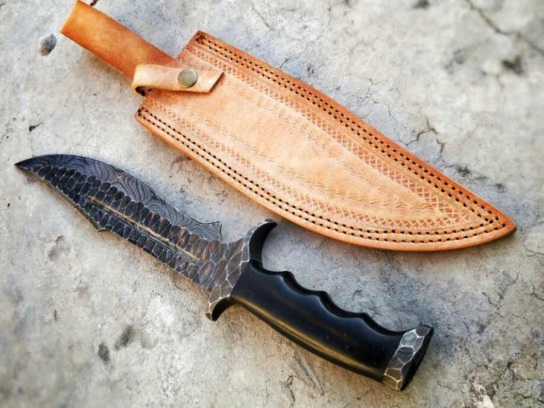 Premium Damascus Steel Bowie Knife for Outdoor Adventures - Korvel