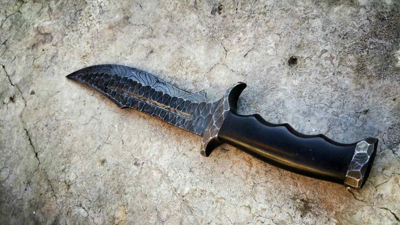 Premium Damascus Steel Bowie Knife for Outdoor Adventures - Korvel
