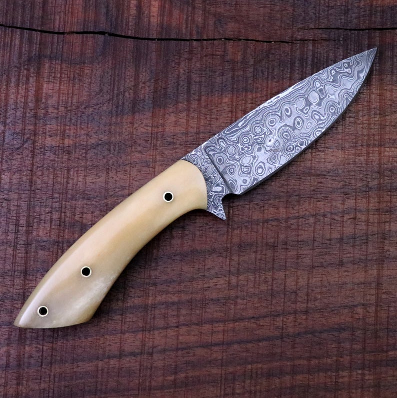Premium Damascus Steel Skinning Knife for Hunters - Korvel
