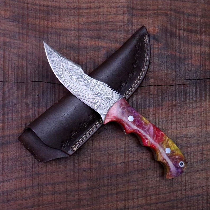 EXQUISITE HANDCRAFTED DAMASCUS HUNTING KNIFE - Korvel