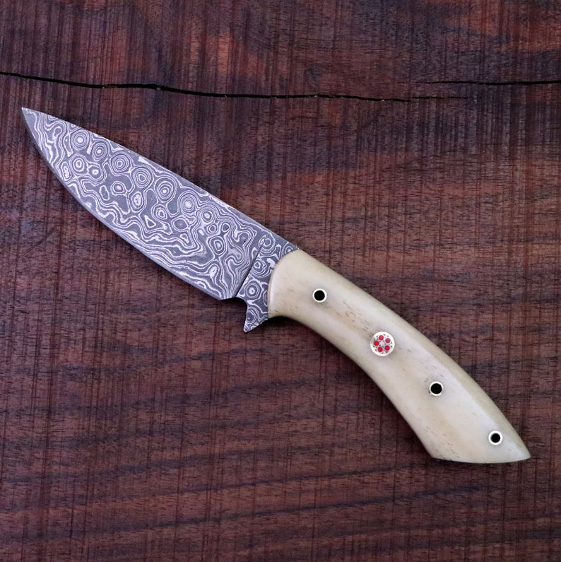 Premium Damascus Steel Skinning Knife for Hunters - Korvel