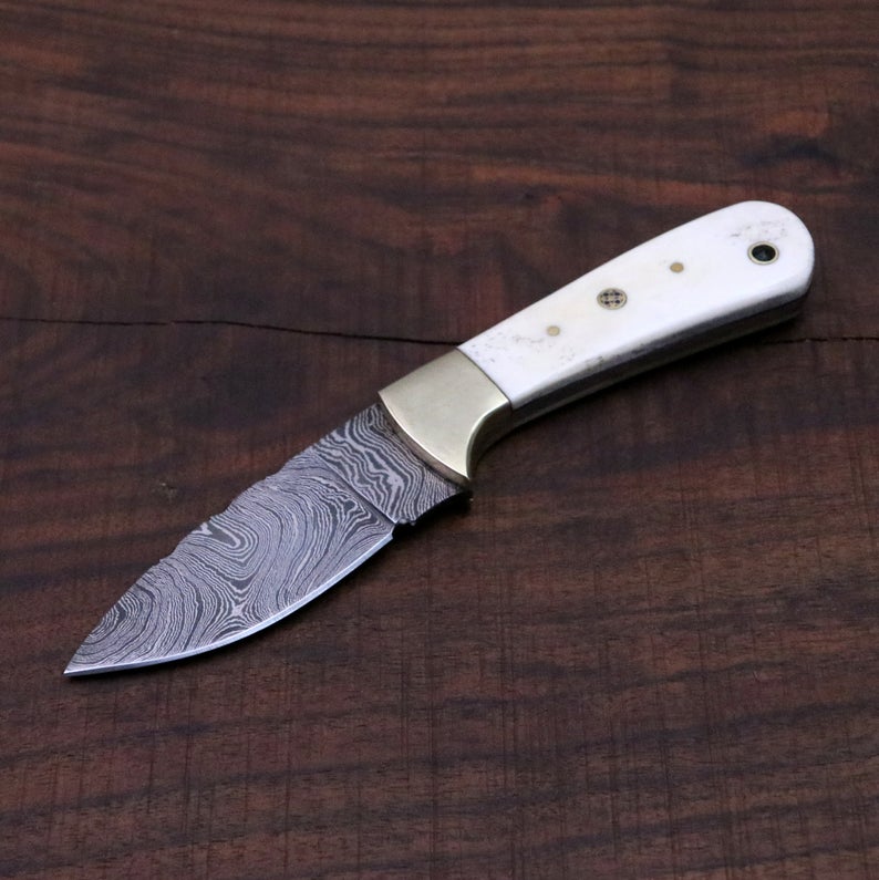 EXQUISITE HANDCRAFTED DAMASCUS STEEL SKINNING KNIFE - Korvel
