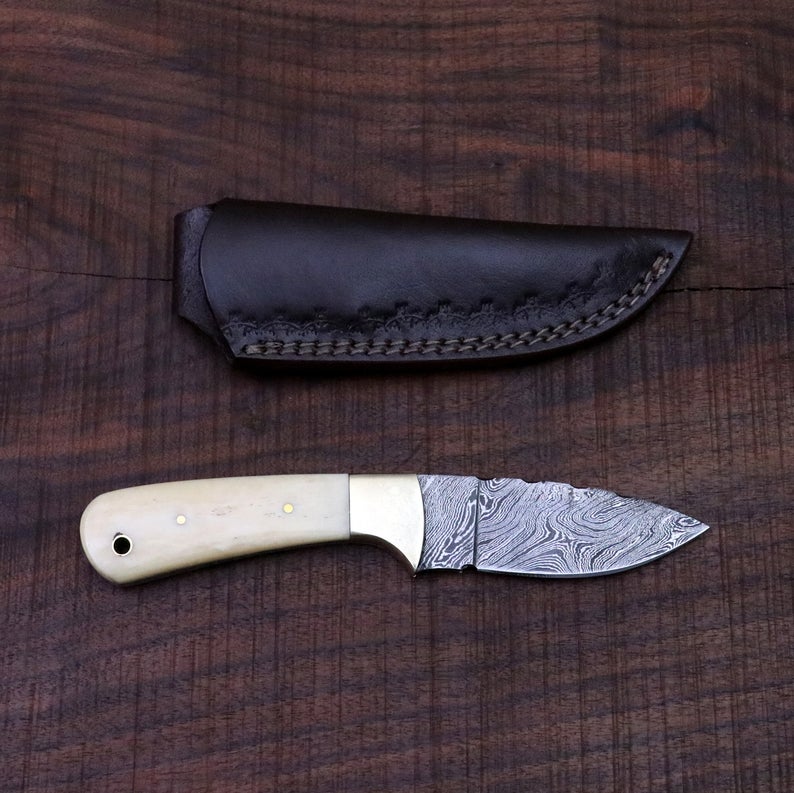 EXQUISITE HANDCRAFTED DAMASCUS STEEL SKINNING KNIFE - Korvel