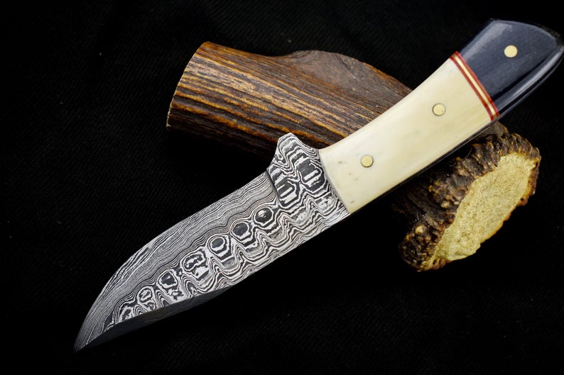 Premium Handmade Damascus Steel Hunting Knife - Korvel