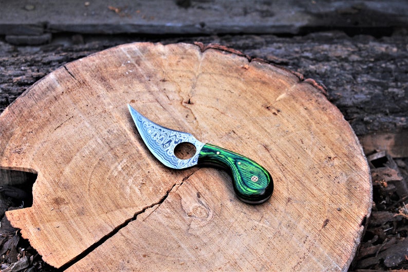 Exquisite Damascus Steel Finger Hole Skinner Knife - Korvel