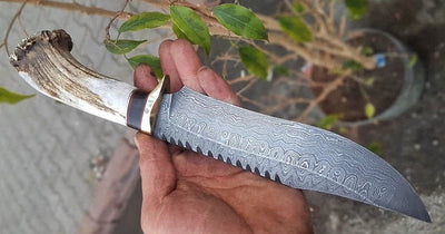 Premium Handmade Damascus Steel Bowie Knife for Hunting - Korvel