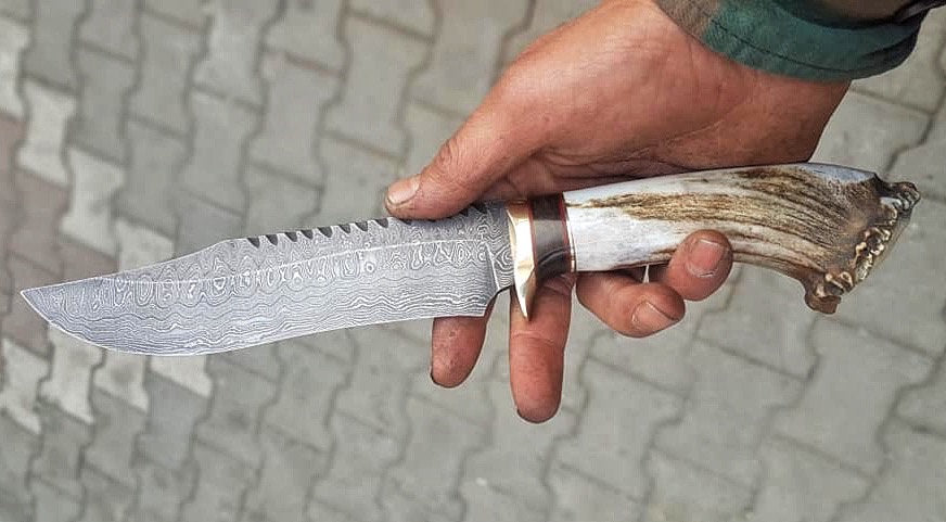 Premium Handmade Damascus Steel Bowie Knife for Hunting - Korvel