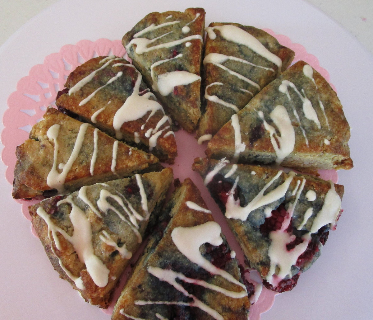 Scones Keto aux Mûres et Citron Vert - Sans Céréales & Végan
