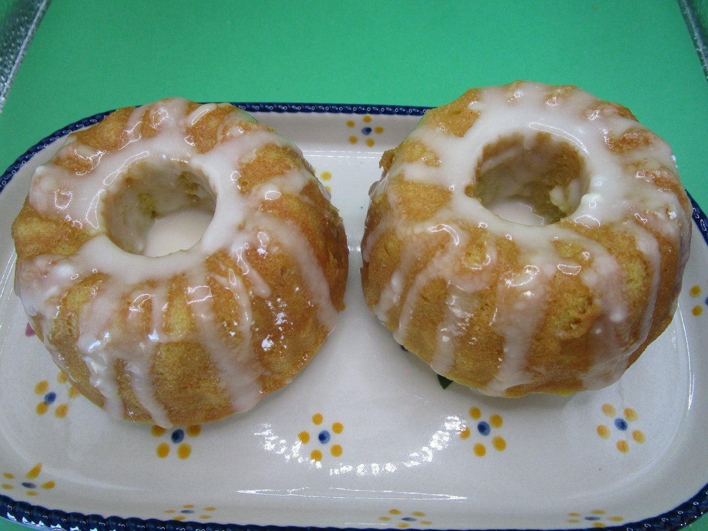Pastel Bundt de Limón Sin Gluten Premium - Vegano y Amigable con Alergias
